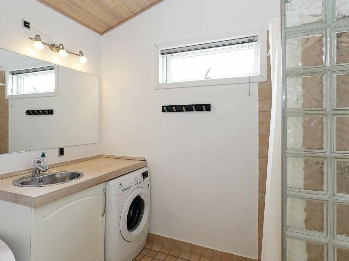 8 Person Holiday Home In Hals Buitenkant foto