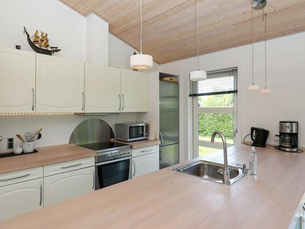 8 Person Holiday Home In Hals Buitenkant foto